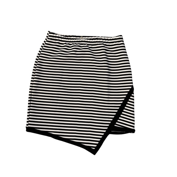 Black & White Striped Ribbed Skirt Medium - Picture 1 of 4